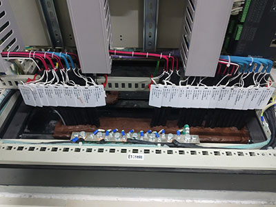 福建和特發(fā)電項目柜內掛牌、封堵閃光點(diǎn)